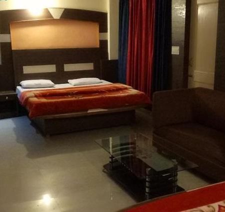 Sky Pie Hotel Дармсала Екстер'єр фото