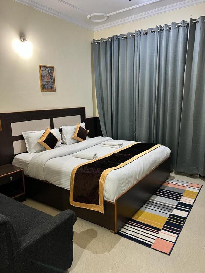 Sky Pie Hotel Дармсала Екстер'єр фото