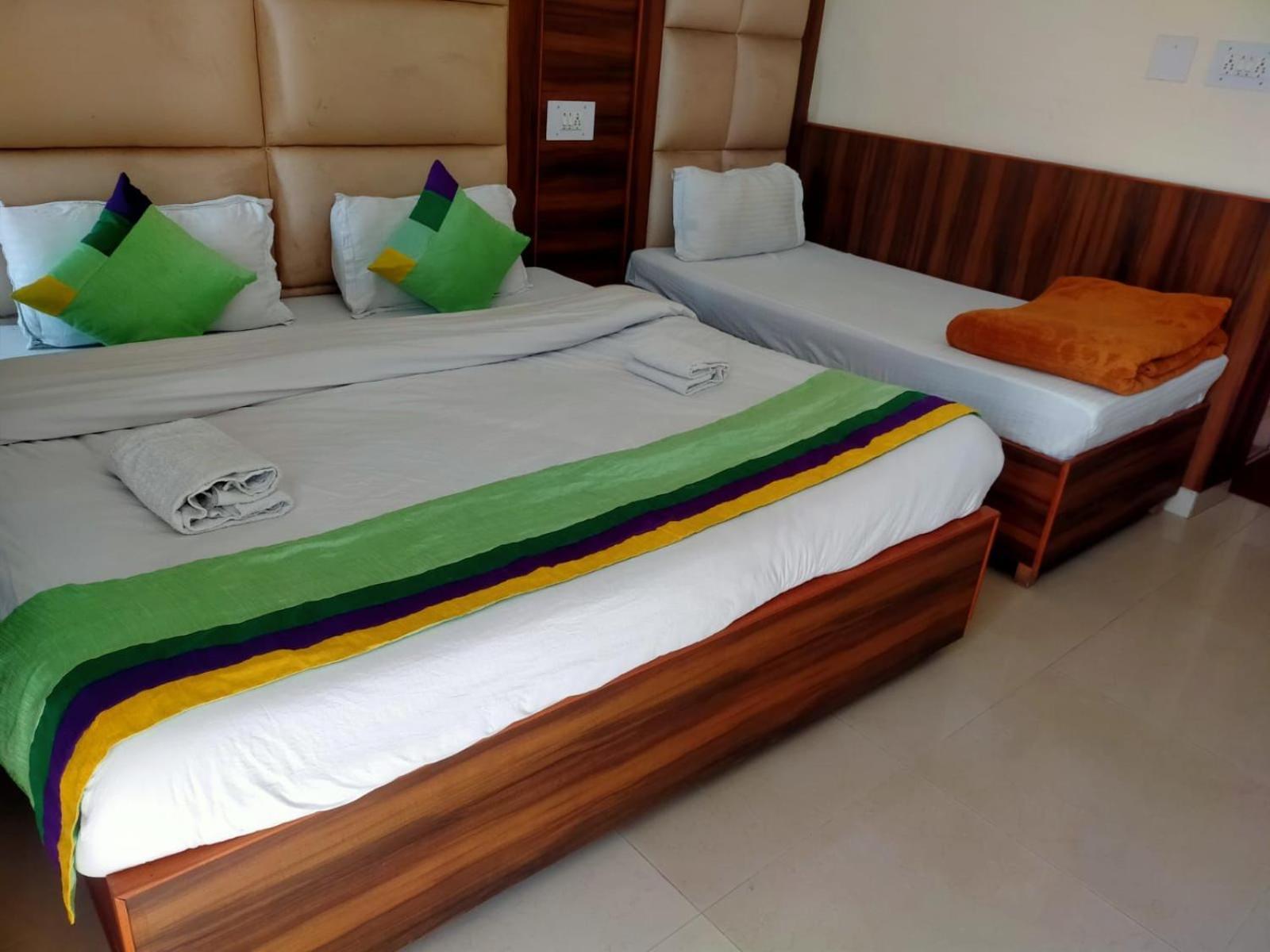 Sky Pie Hotel Дармсала Екстер'єр фото