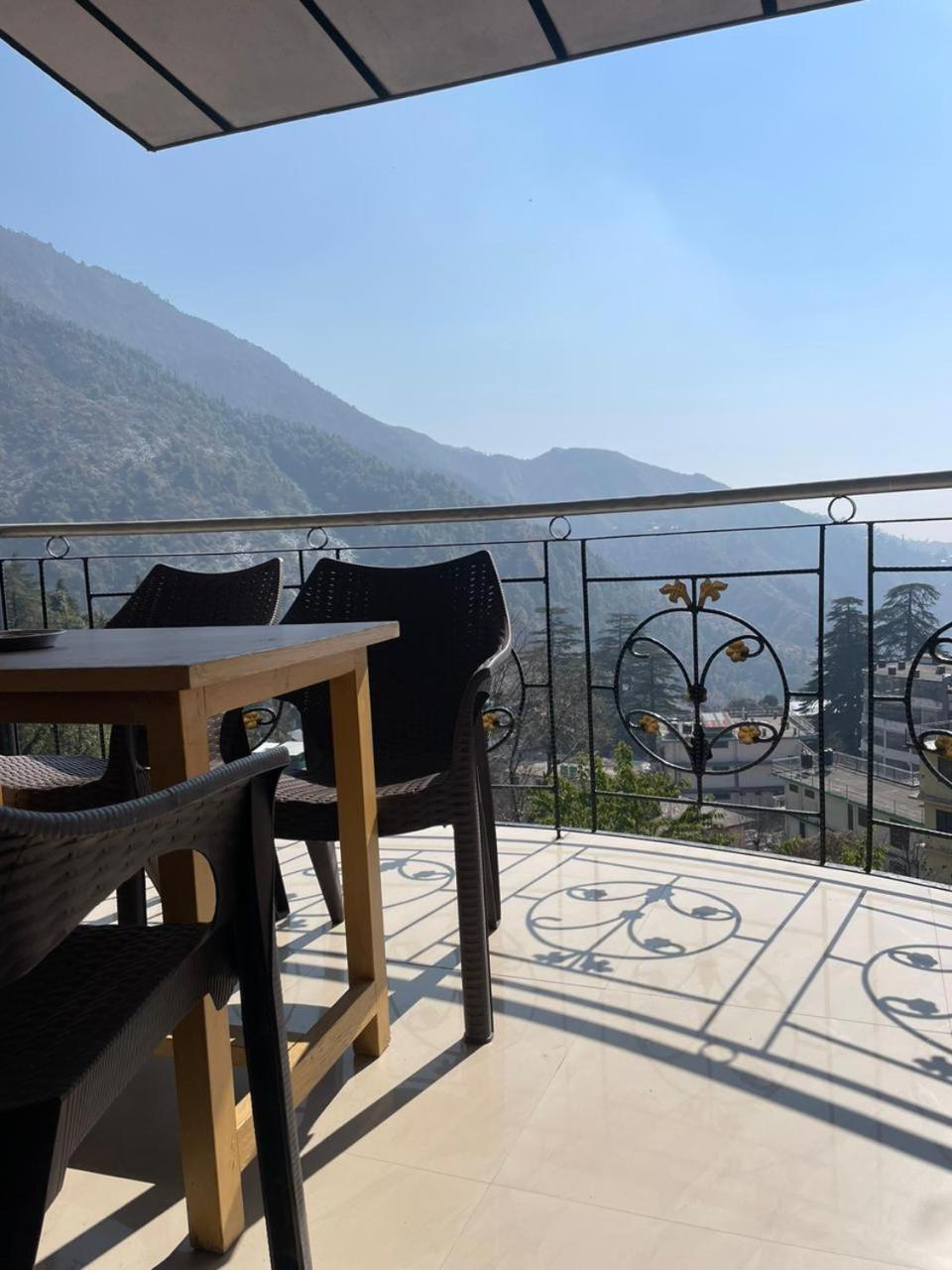 Sky Pie Hotel Дармсала Екстер'єр фото