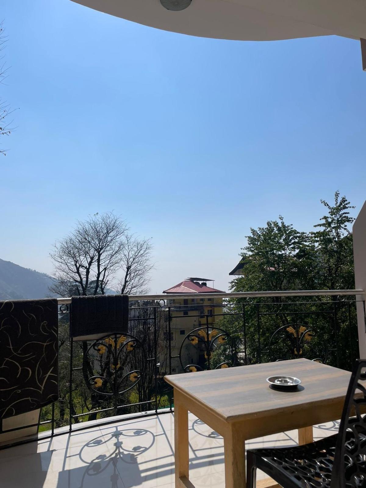 Sky Pie Hotel Дармсала Екстер'єр фото