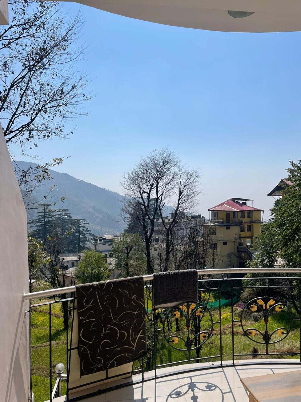 Sky Pie Hotel Дармсала Екстер'єр фото