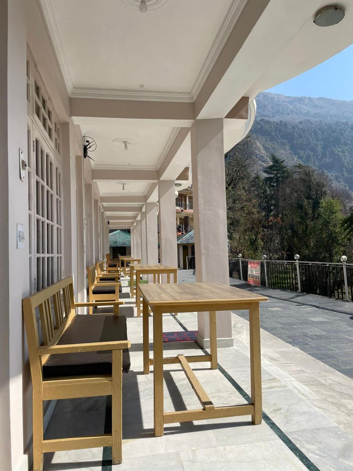 Sky Pie Hotel Дармсала Екстер'єр фото