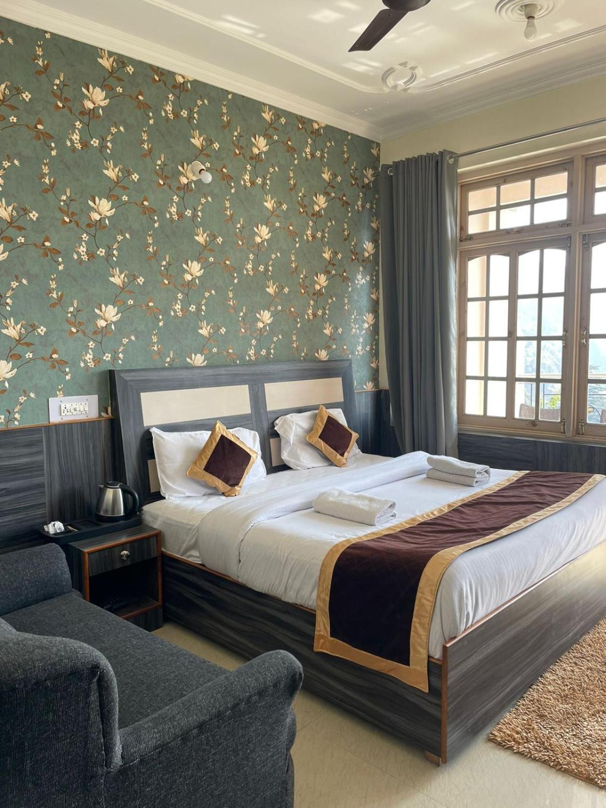 Sky Pie Hotel Дармсала Екстер'єр фото