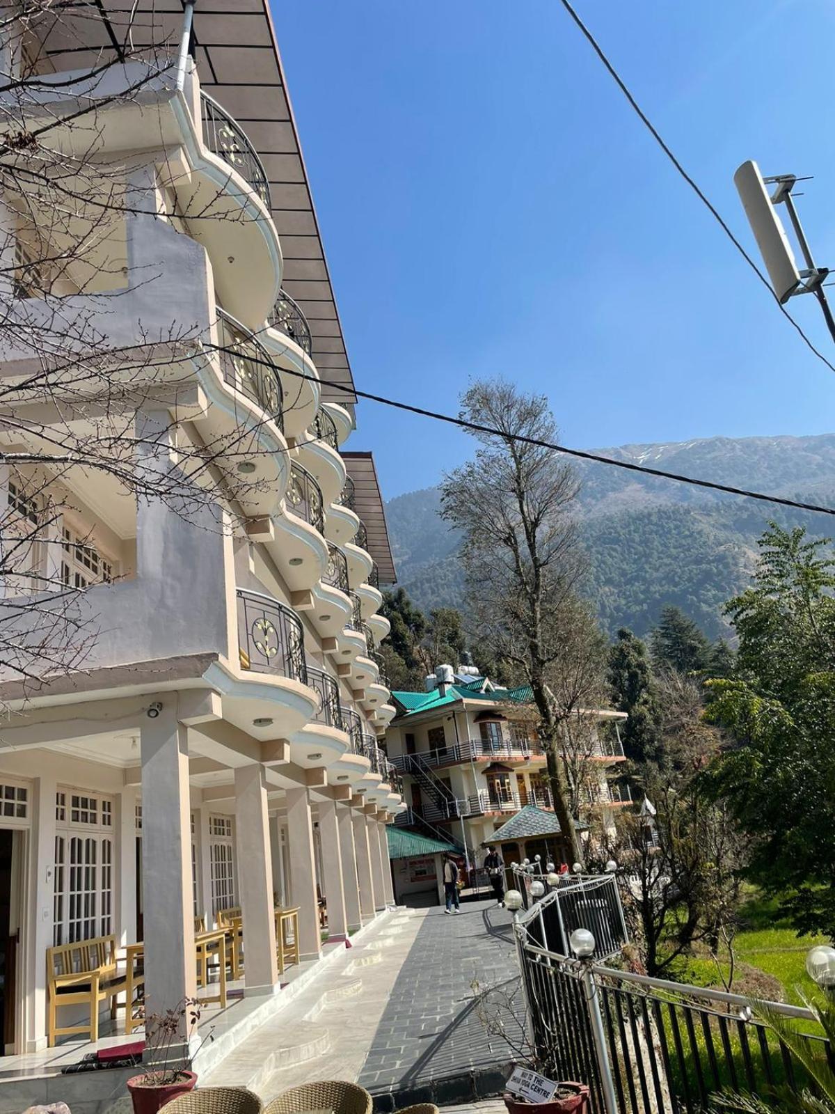 Sky Pie Hotel Дармсала Екстер'єр фото