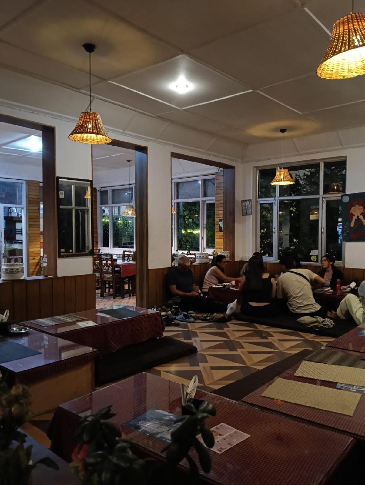 Sky Pie Hotel Дармсала Екстер'єр фото