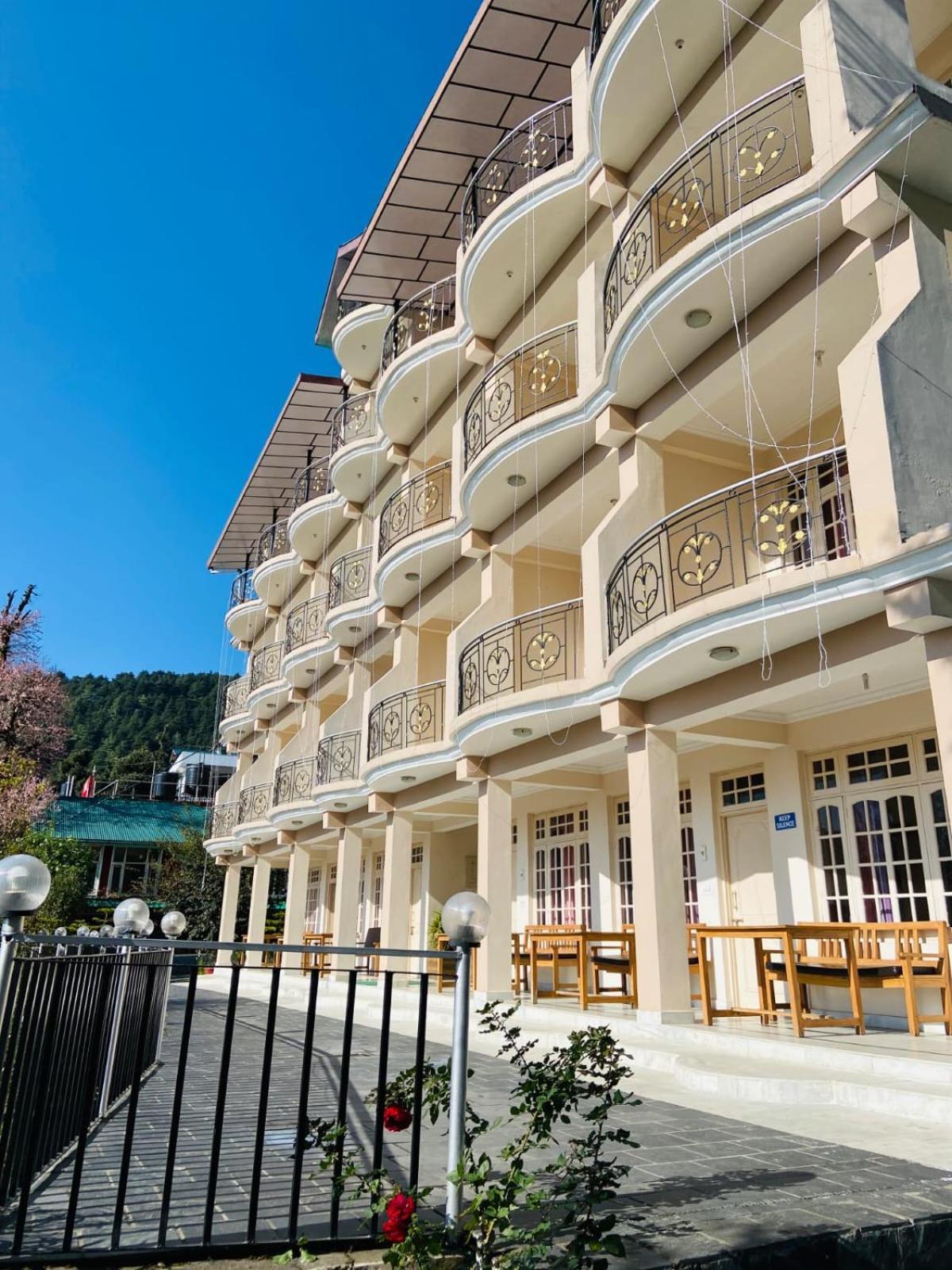 Sky Pie Hotel Дармсала Екстер'єр фото